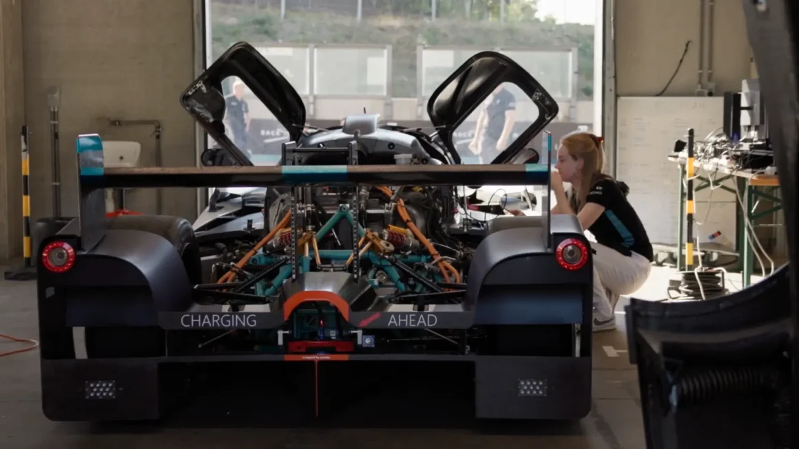 Le Mans Yolunda 3D Baskı:  InMotion Dünyanın En Hızlı Şarj Olan Yarış Aracını Nasıl Geliştiriyor
